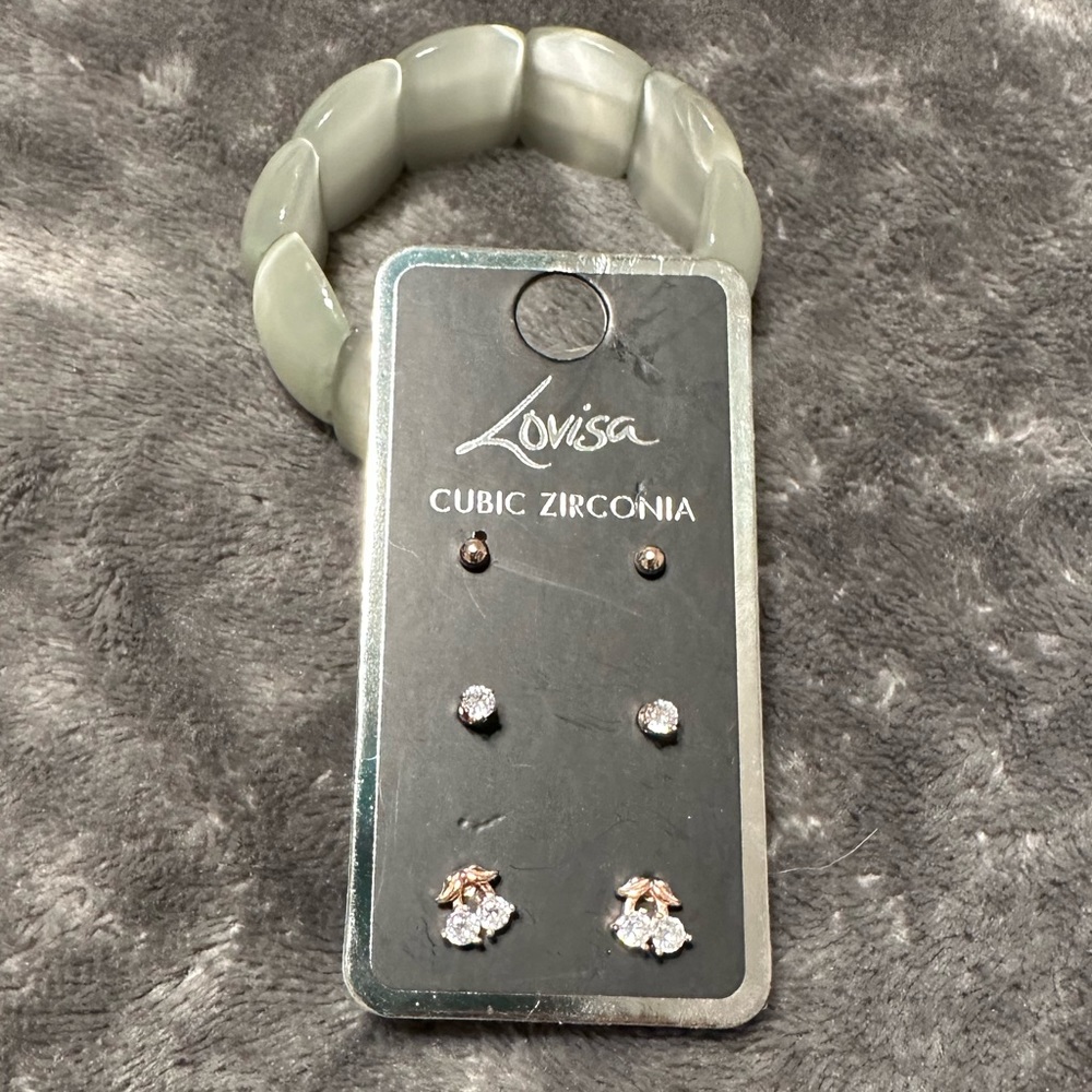 Set of earrings
